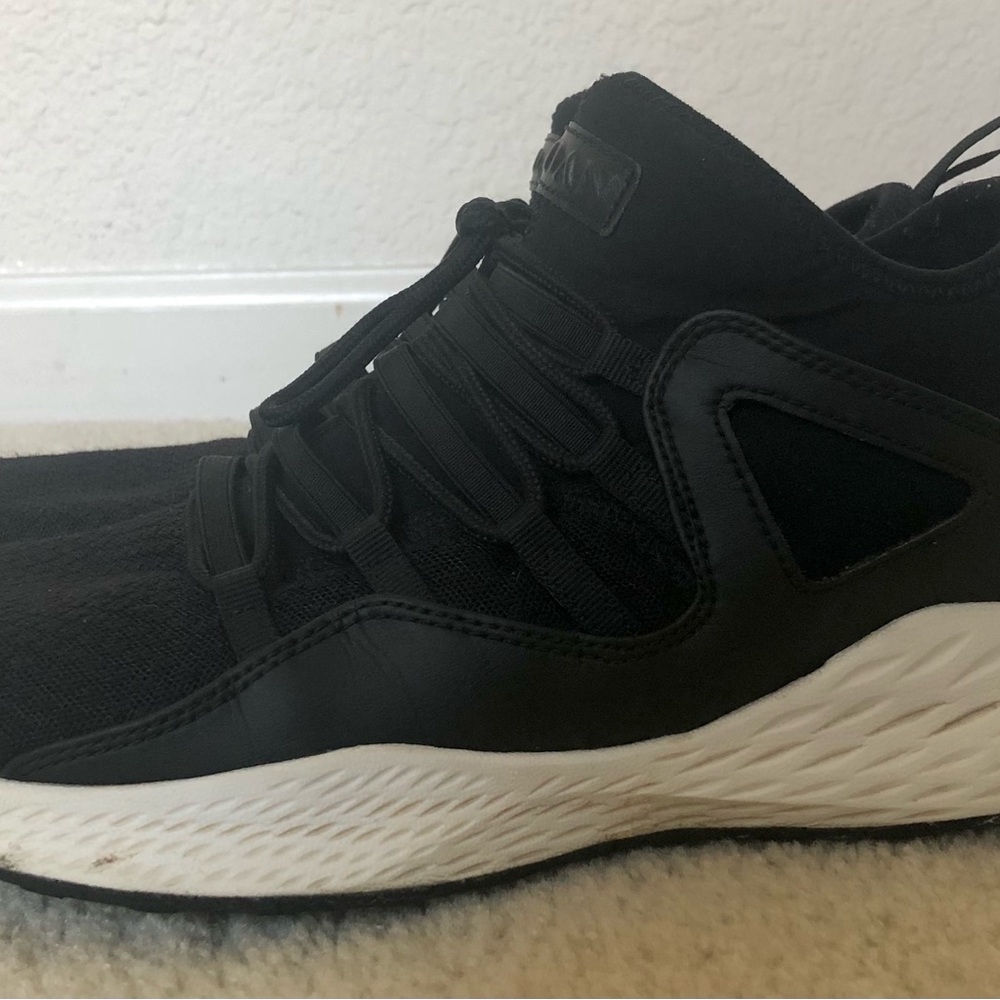 Men’s Nike Jordan Formula 23 Basketball Athletic Shoes - Picture 4 of 12